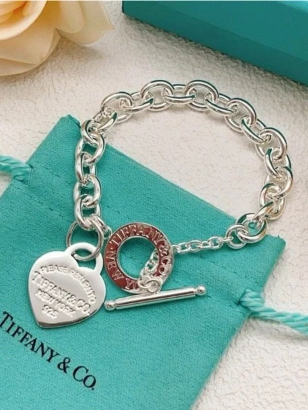 Tiffany & Co. Return to Tiffany Heart Tag Toggle Bracelet - Picture 3 of 5